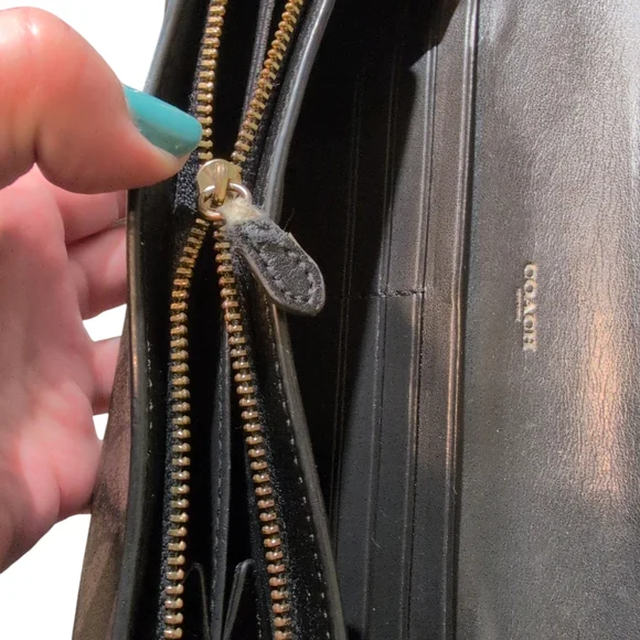 Coach Black Women's Wallet Preloved Zipper Broke Monogram Leather - Picture 9 of 12